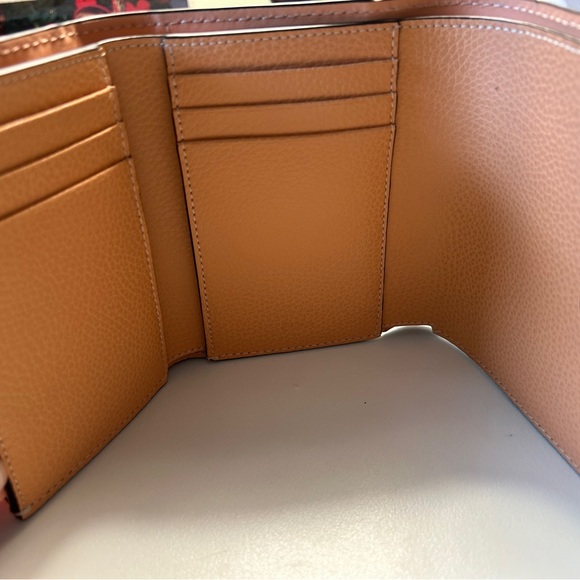 CHLOE Peach Bloom Darryl Wallet / small trifold nwt - Picture 6 of 9